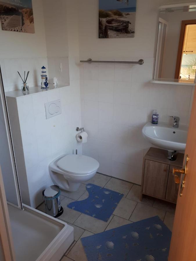 Ferienwohnungen Ruegen-Glueck Lohme Exterior foto